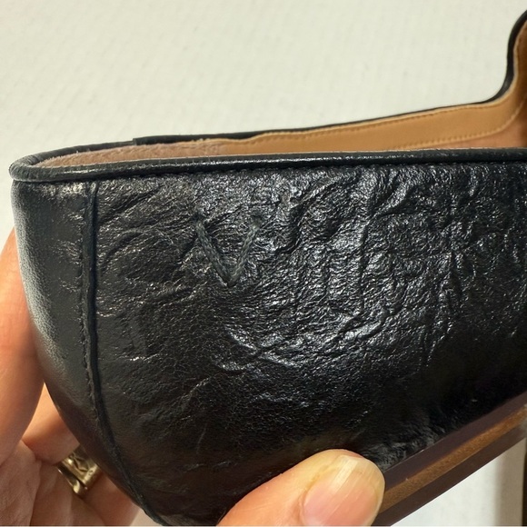 Vionic Black Leather Slip-On Loafers Sleek DesignSize 10 - Picture 6 of 10